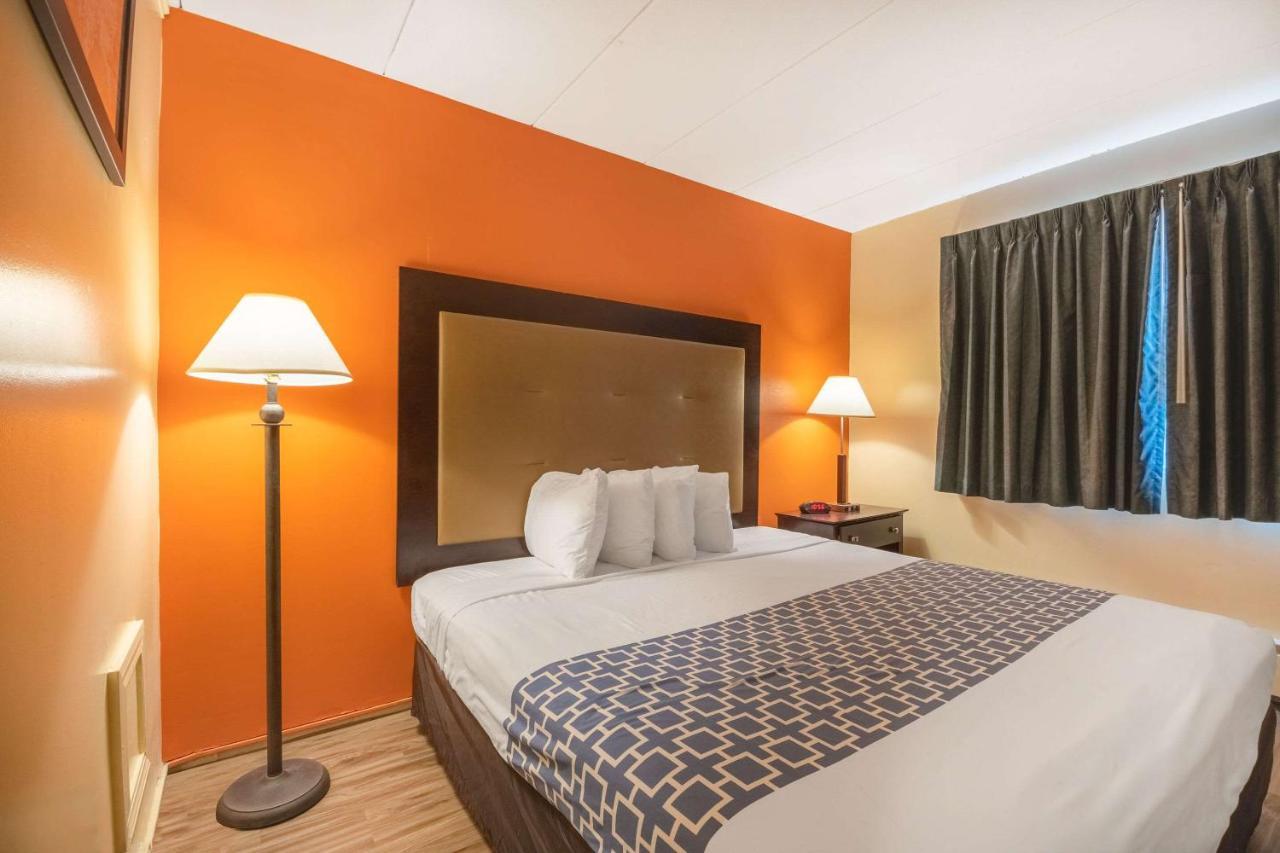 Econo Lodge Inn & Suites Airport Windsor Locks Kültér fotó